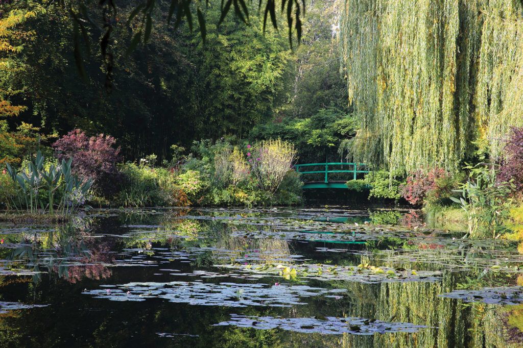 Claude Monet at Giverny -- A Garden and Studio for the Ultimate ...